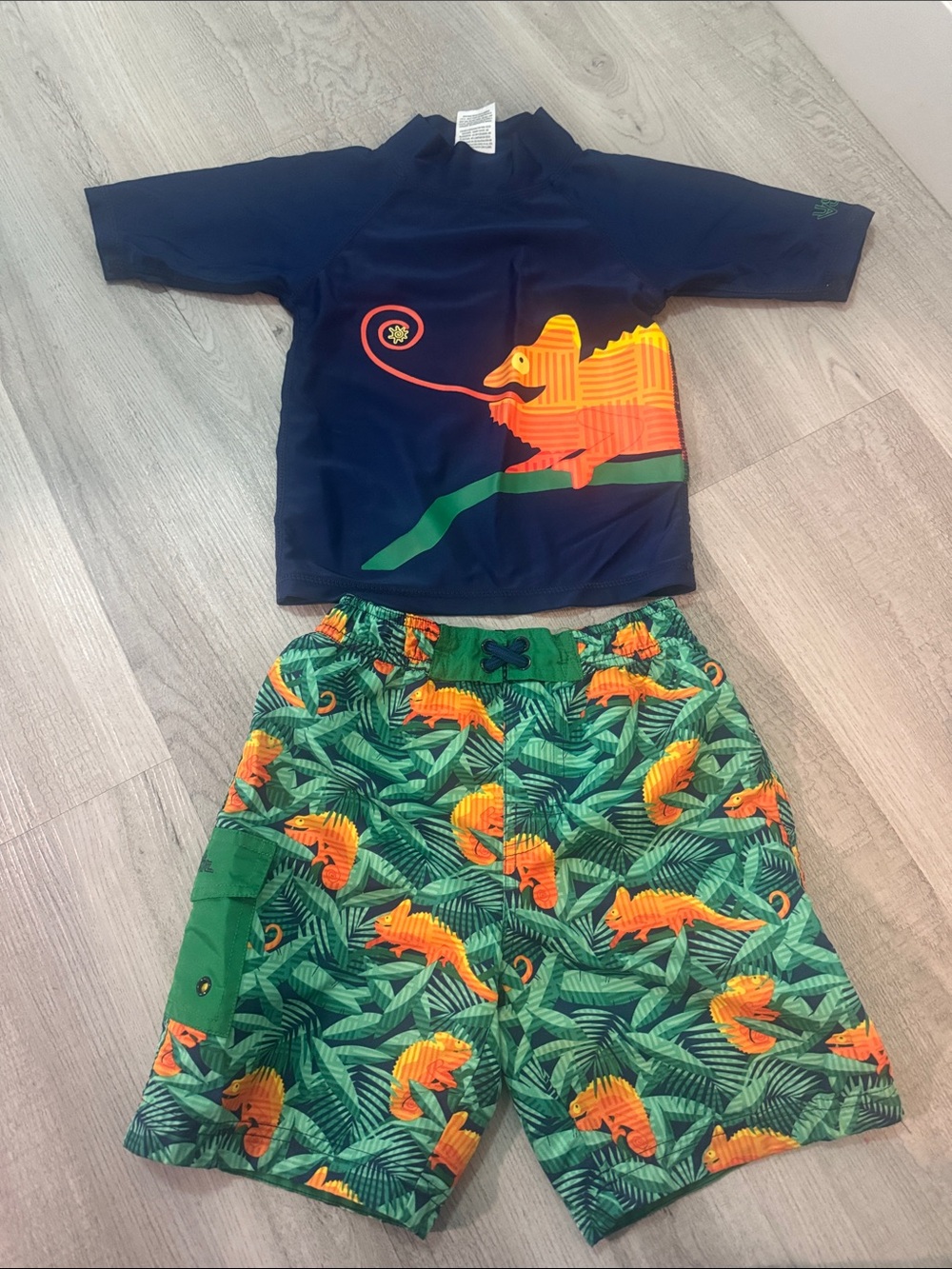 Navy & Green Kids Rashguard Set with Orange Fish Graphic